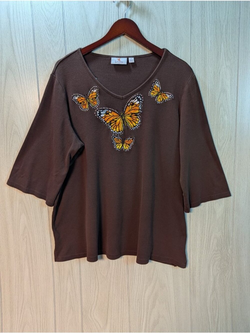 Quacker Factory 1X Monarch Butterfly Rhinestone Brown 3/4 Sleeve Top Shirt